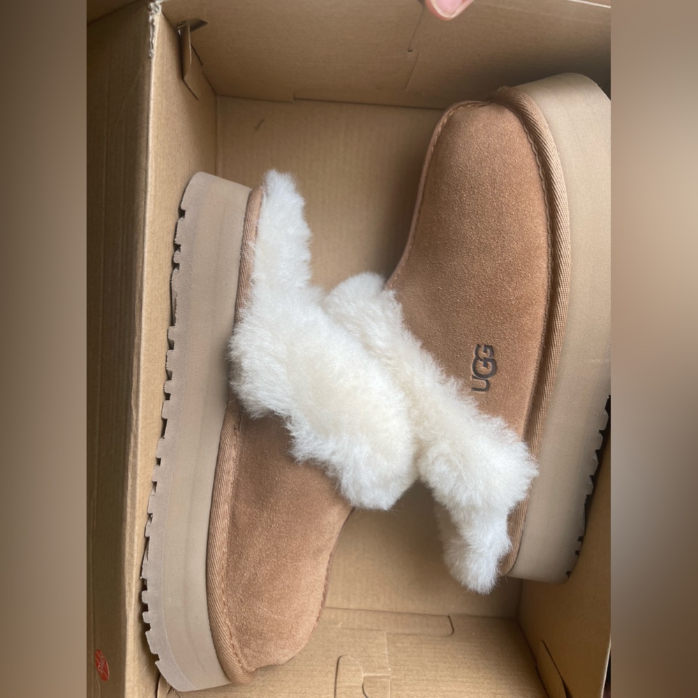 UGG platform fur edge slipper